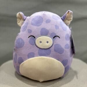 Squishmallows pammy the spotted pig